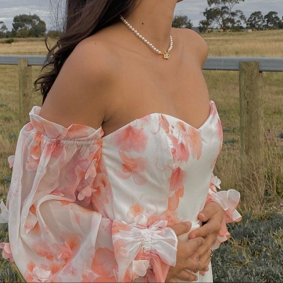 ANARIO Bodysuit - Picture 3 of 3